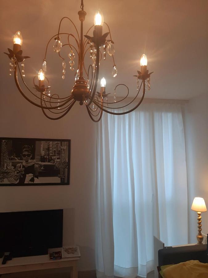Hollywood Apartament Kosciuszki วูดช์ ภายนอก รูปภาพ