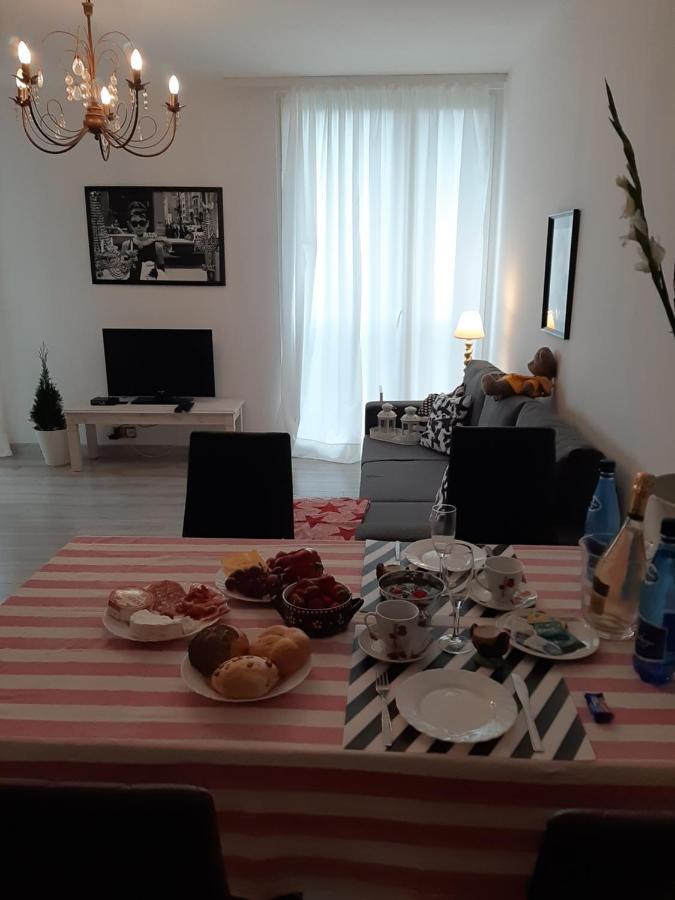 Hollywood Apartament Kosciuszki วูดช์ ภายนอก รูปภาพ