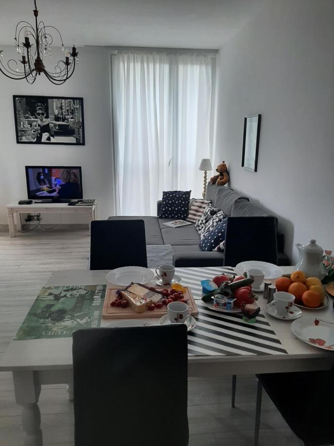 Hollywood Apartament Kosciuszki วูดช์ ภายนอก รูปภาพ